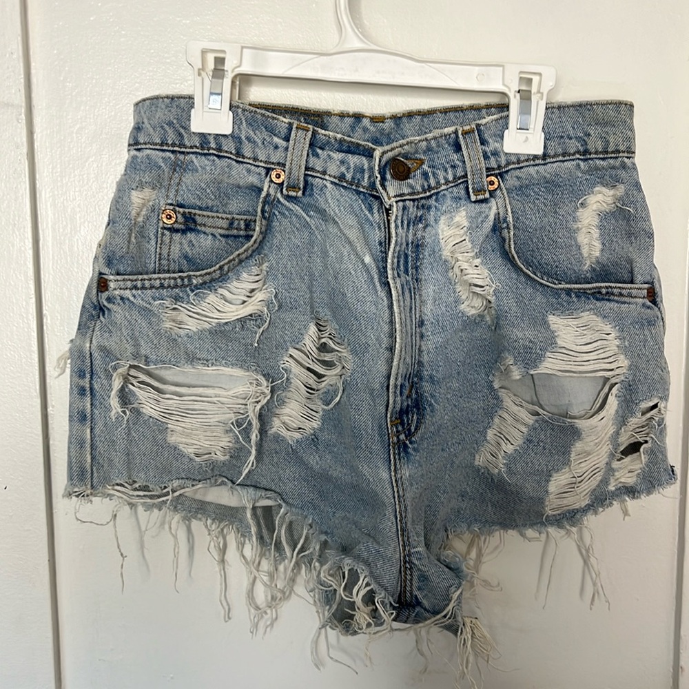 Levi’s ripped jeans short shorts. Size 34 vintage sizing orange label